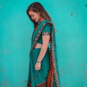 Meet your Posher, Naomi